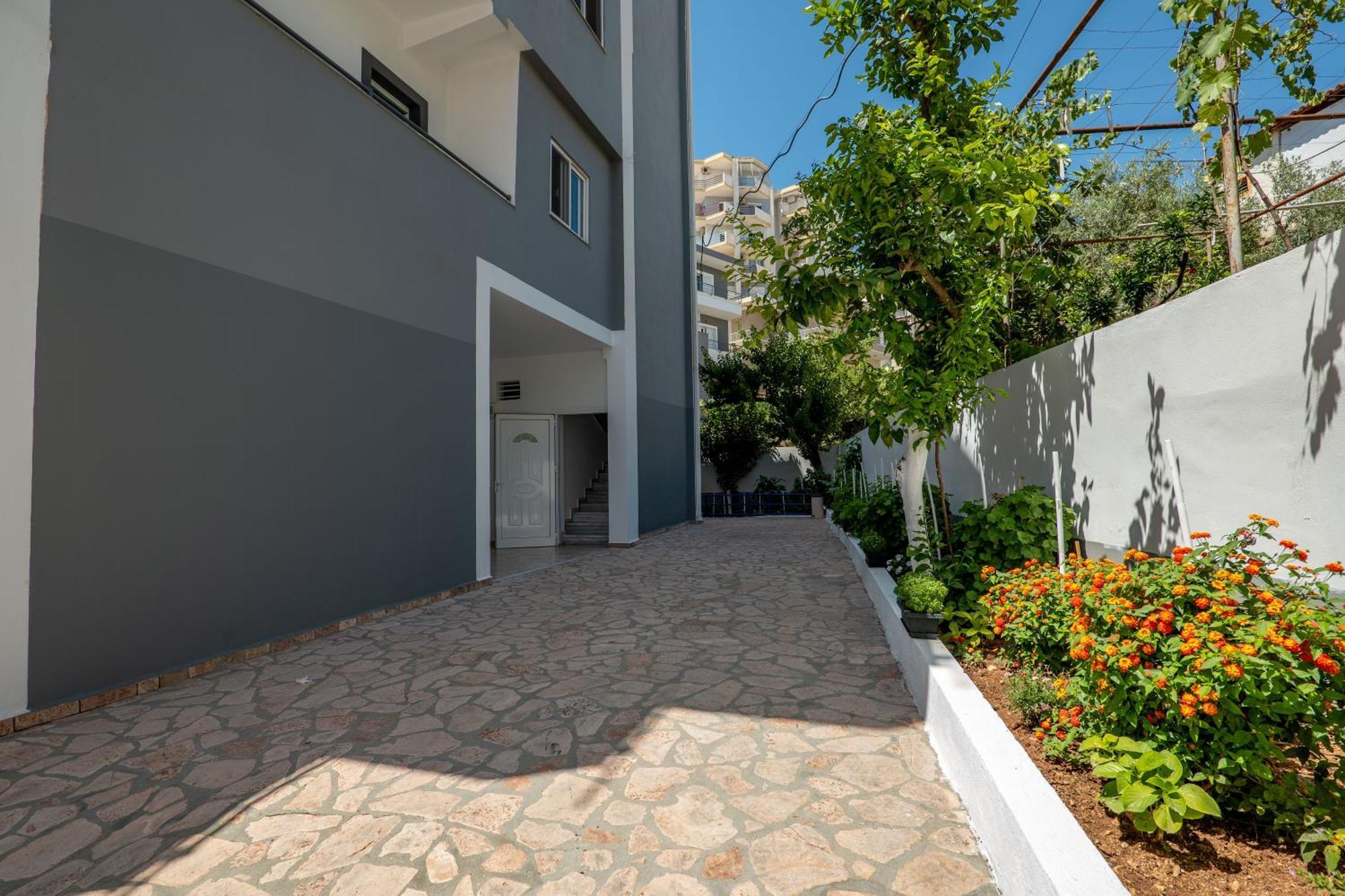 Hoteleks Inn & Suites Sarandë Exterior foto